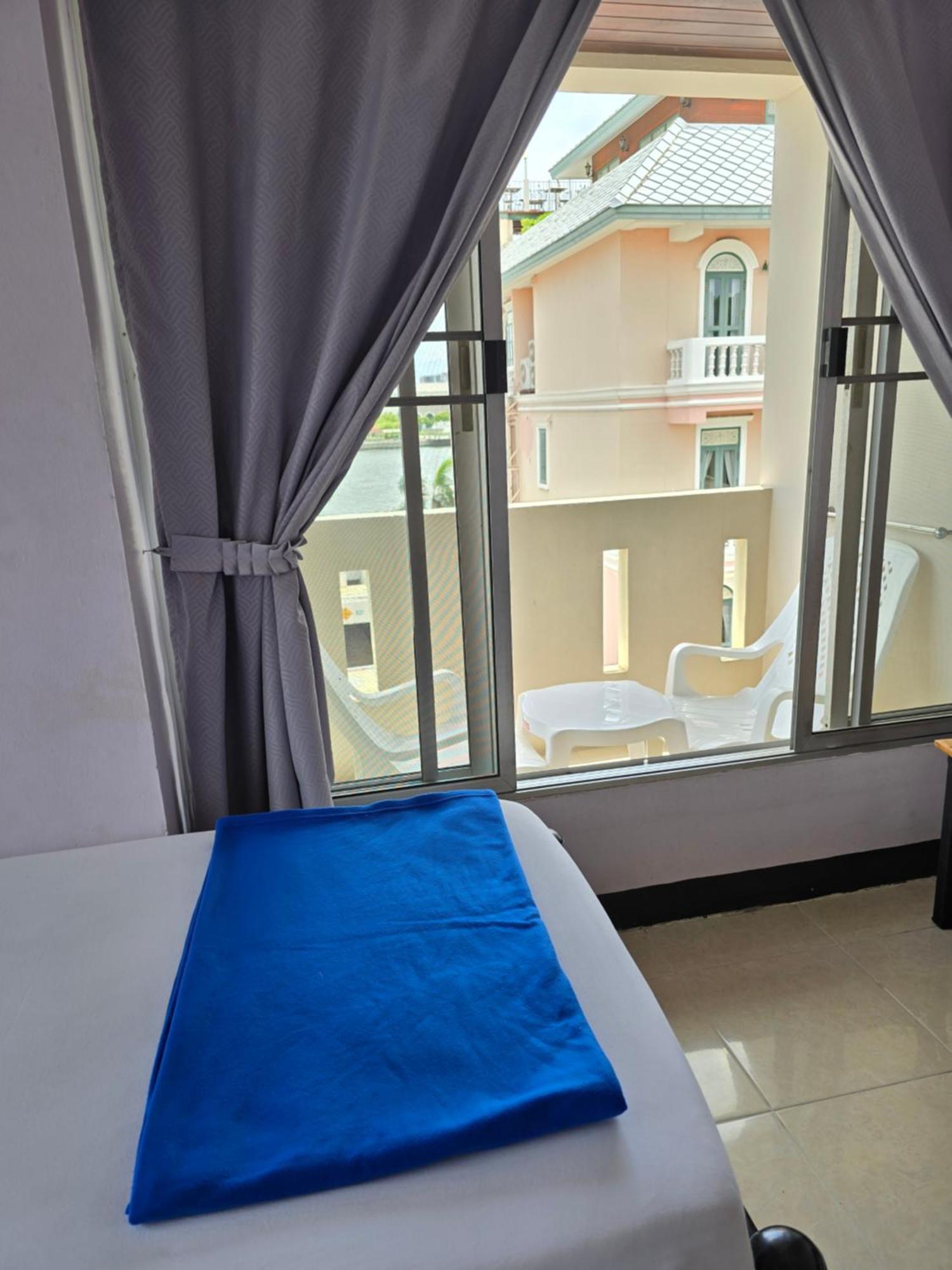 Bella Bella Riverview Bangkok Eksteriør bilde